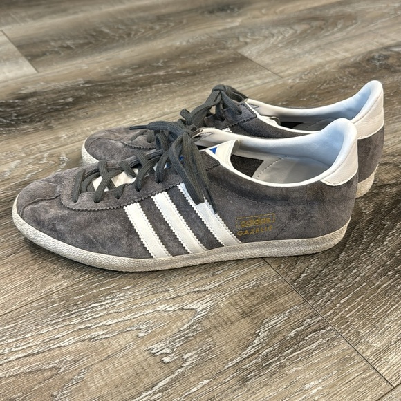 Women’s adidas gazelle grey shoes. Size 7 men’s, size 8 - 8.5 women’s. - Picture 2 of 5
